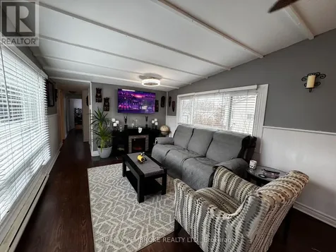 72 Pinehurst Estates Petawawa ON K8H 2H2