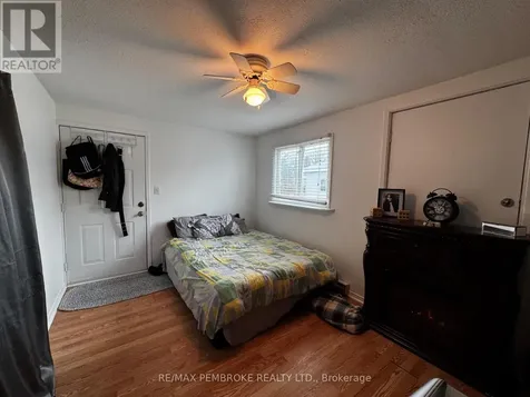72 Pinehurst Estates Petawawa ON K8H 2H2