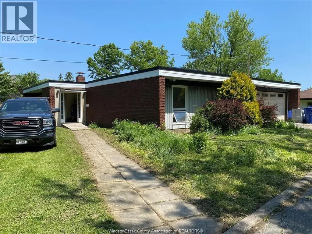 3052 Lauzon Windsor ON N8T 2Z8