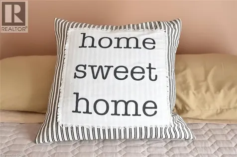 20 Meadowlands Boulevard Ancaster ON L9K 1J5