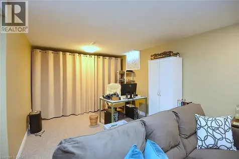 20 Meadowlands Boulevard Ancaster ON L9K 1J5
