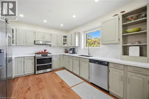 38 Leclaire Street Hamilton ON L9C 5X3