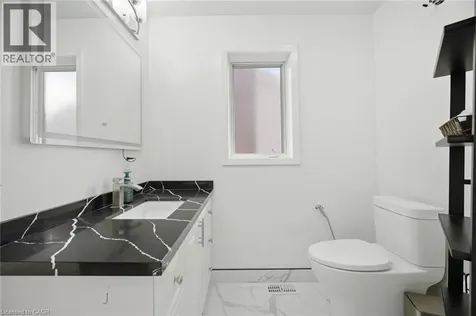 38 Leclaire Street Hamilton ON L9C 5X3