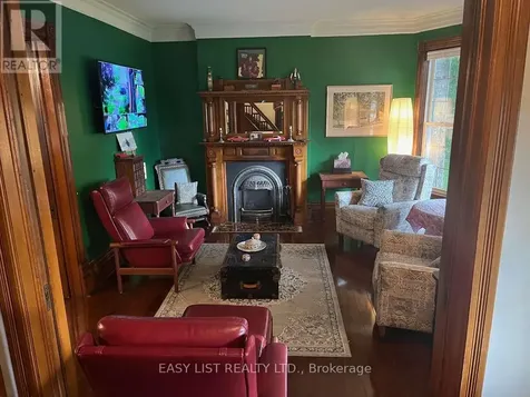 213 Vidal Street South Sarnia ON N7T 2T4
