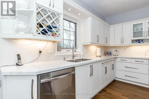 48 Rayburn Meadows Road East Garafraxa ON L9W 7E7