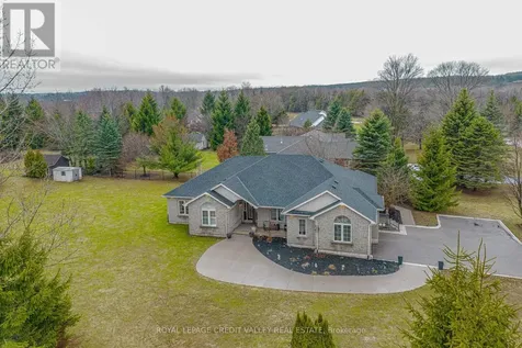 48 Rayburn Meadows Road East Garafraxa ON L9W 7E7