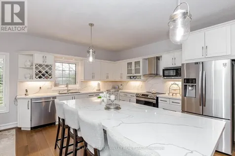 48 Rayburn Meadows Road East Garafraxa ON L9W 7E7