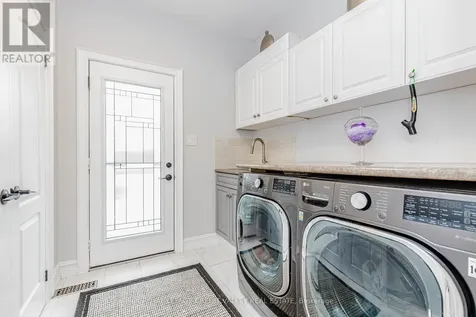48 Rayburn Meadows Road East Garafraxa ON L9W 7E7