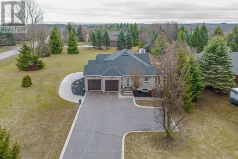 48 Rayburn Meadows Road East Garafraxa ON L9W 7E7