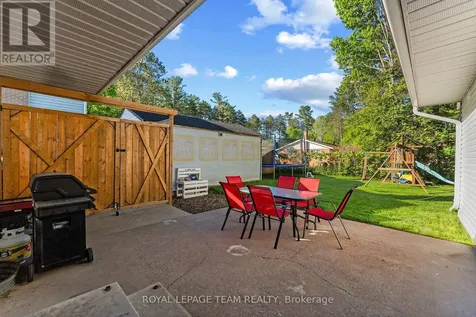 25 Frontenac Crescent Deep River ON K0J 1P0