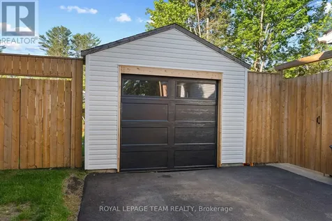 25 Frontenac Crescent Deep River ON K0J 1P0