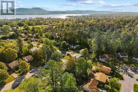 25 Frontenac Crescent Deep River ON K0J 1P0