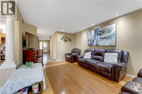 924 Copper Leaf Crescent Kitchener ON N2E 3W1