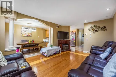 924 Copper Leaf Crescent Kitchener ON N2E 3W1