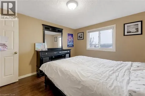 924 Copper Leaf Crescent Kitchener ON N2E 3W1