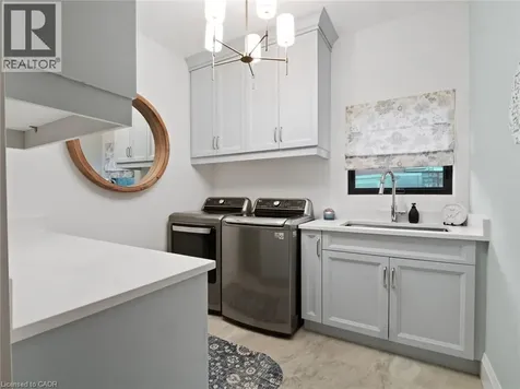 253 Central Avenue Grimsby ON L3M 1X6