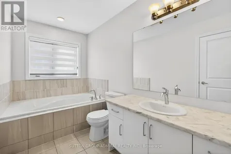 2237 Grainger Loop Innisfil ON L9S 0N1
