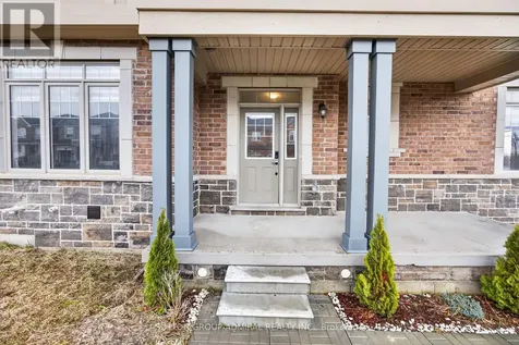 2237 Grainger Loop Innisfil ON L9S 0N1