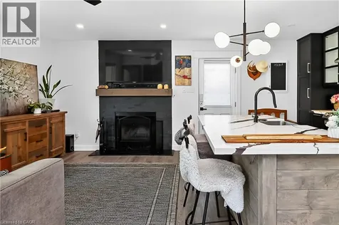 15 Dawson Drive Collingwood ON L9Y 3Z5
