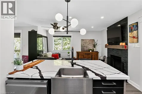 15 Dawson Drive Collingwood ON L9Y 3Z5