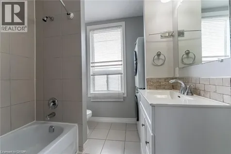 141 Wellington Street North Hamilton ON L8R 1N4