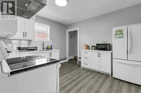 1641 Drouillard Windsor ON N8Y 2S4