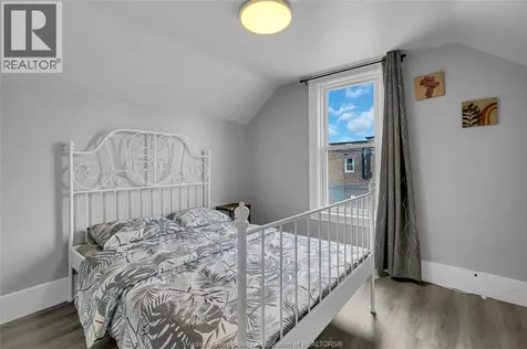 1641 Drouillard Windsor ON N8Y 2S4