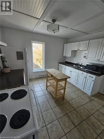 219 Avondale Street Hamilton ON L8L 7C4