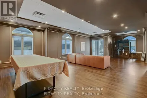 310 Central Park Drive Ottawa ON K2C 4G4