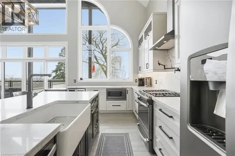 207 Beach Boulevard Hamilton ON L8H 6V8