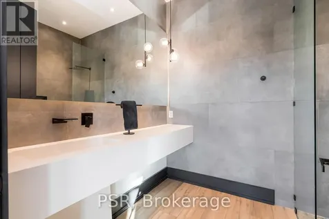 4 Raintree Court Clearview ON L9Y 0K2