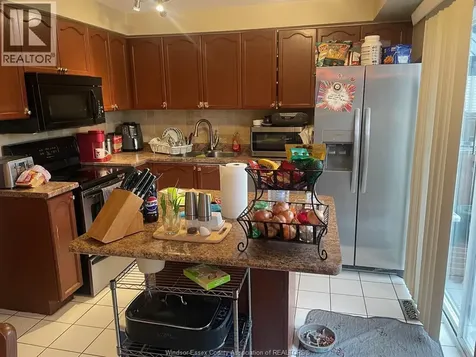 1010 Lemonwood Crescent Windsor ON N9A 2R7