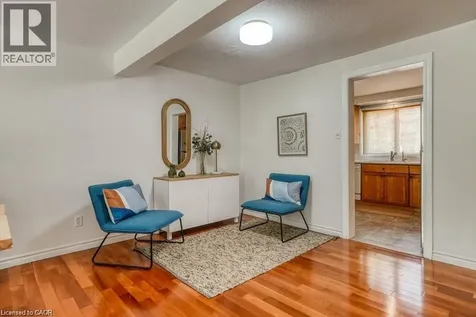 220 Salisbury Avenue Cambridge ON N1S 1K5