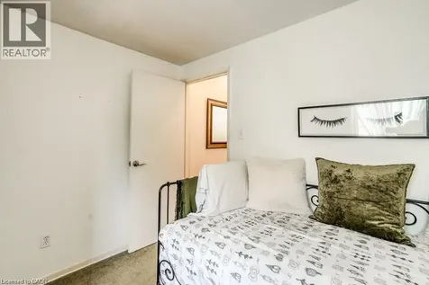 220 Salisbury Avenue Cambridge ON N1S 1K5