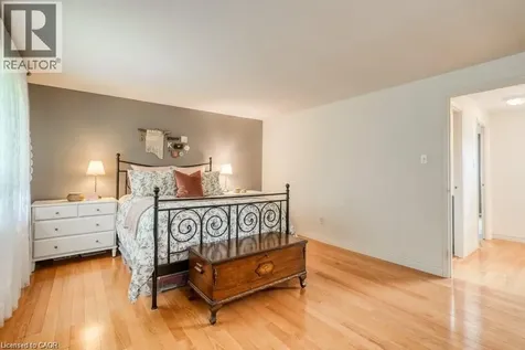220 Salisbury Avenue Cambridge ON N1S 1K5