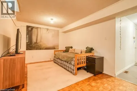 220 Salisbury Avenue Cambridge ON N1S 1K5
