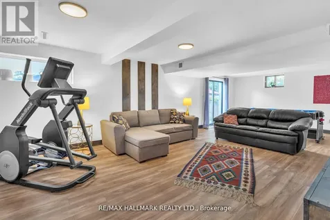 16831 Mccowan Road Whitchurch-stouffville ON L4A 2A4