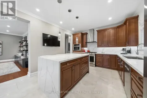 15 Maple Forest Drive Vaughan ON L6A 0B7