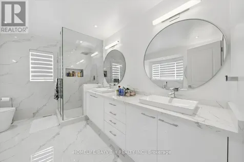 15 Maple Forest Drive Vaughan ON L6A 0B7