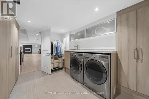 15 Maple Forest Drive Vaughan ON L6A 0B7