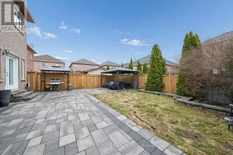 15 Maple Forest Drive Vaughan ON L6A 0B7