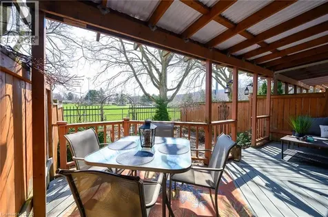 25 Walker Court Grimsby ON L3M 5J5