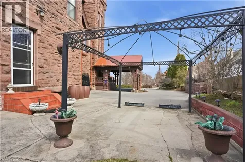 26 Ravenscliffe Avenue Hamilton ON L8P 3M4