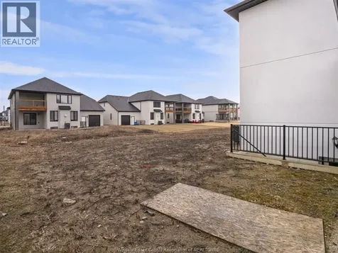 216 Cowan Court Amherstburg ON N9V 0G9