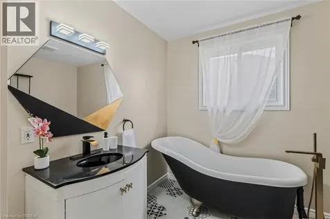 4 Dowden Avenue Brantford ON N3T 6N5