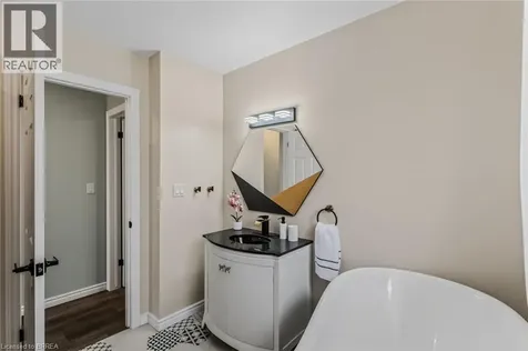 4 Dowden Avenue Brantford ON N3T 6N5