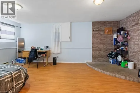 23 Amherst Drive Kitchener ON N2P 1E1