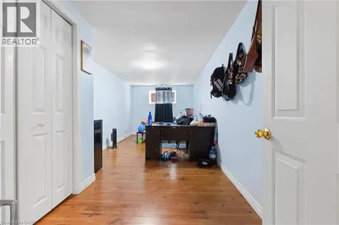23 Amherst Drive Kitchener ON N2P 1E1
