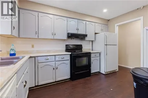 23 Amherst Drive Kitchener ON N2P 1E1