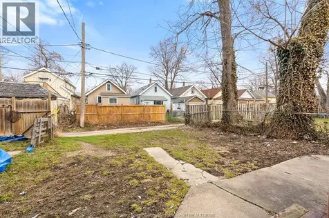 458-460 Wahketa Street Windsor ON N8X 1B6